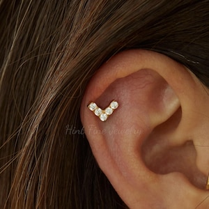 Labret avec flèche pavée en titane 16G G23 à filetage interne • clou tragus • boucles d'oreilles conques • clou cartilage hélicoïdal • clou labret à dos plat