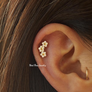 16G G23 Titanium Trio Flower Climber Internally Threaded Labret • tragus stud • conch earrings • cartilage helix stud •flat back labret stud