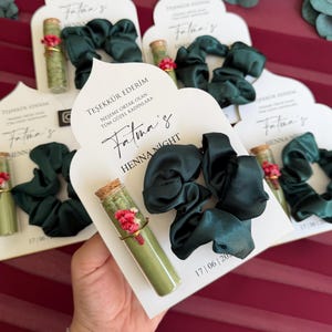 Faveur de henné de mariage personnalisée tube de verre, cadeaux de nuit au henné pour les invités, henné et épingle à cheveux sur carte, henné de fête de mariage, cadeaux de demoiselle d'honneur