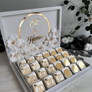 Wedding Chocolate Box, Party Favors, Engagement Chocolate, Wedding Chocolate Favors for Guest, Wedding Chocolate, Personalized Favors