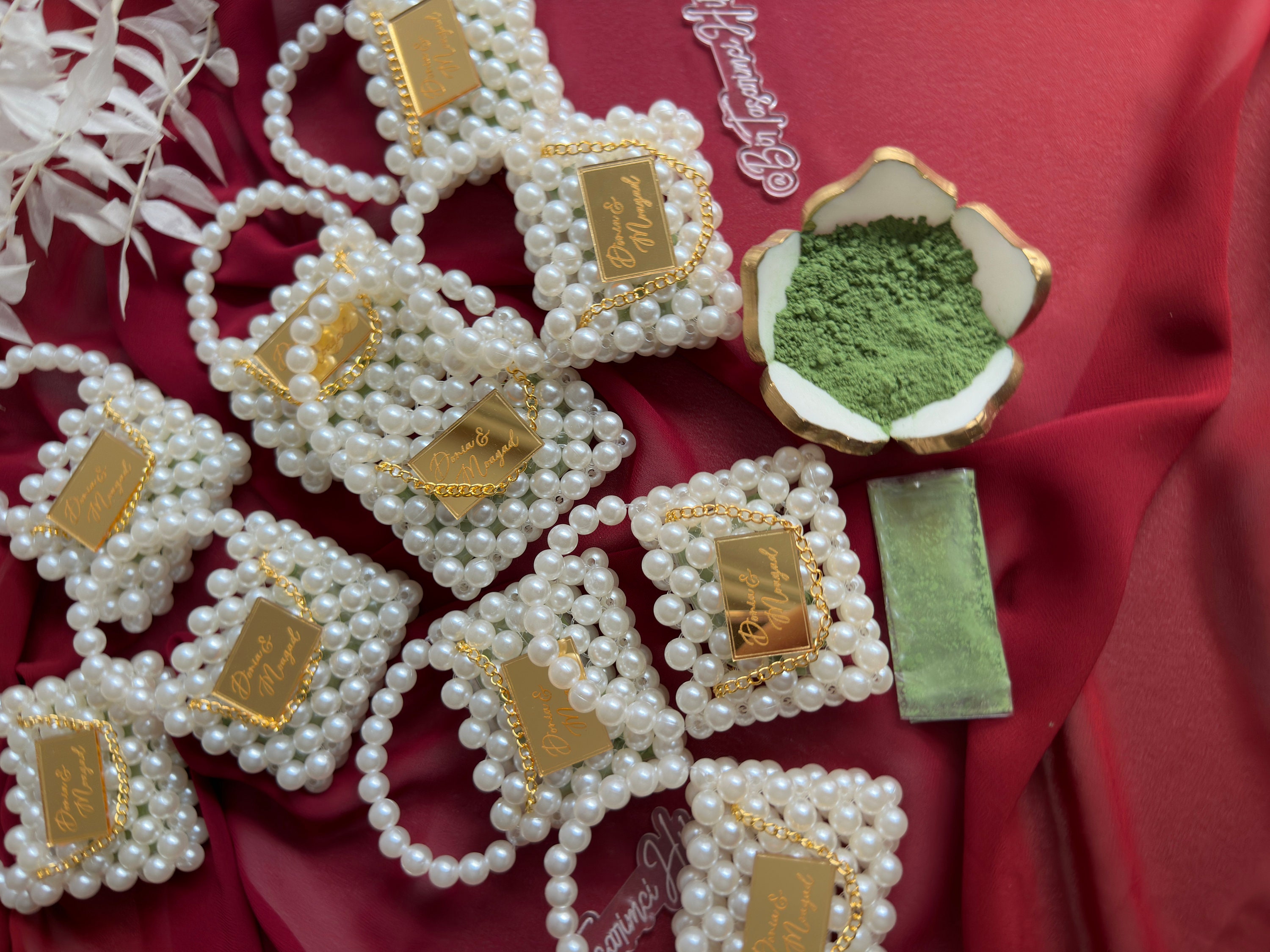 Mini Pearl Bag, Premium Wedding Gift, Personalized Community Gift, Chocolate or Henna in a Bag, Miniature Bag Keychain With Pearl Design