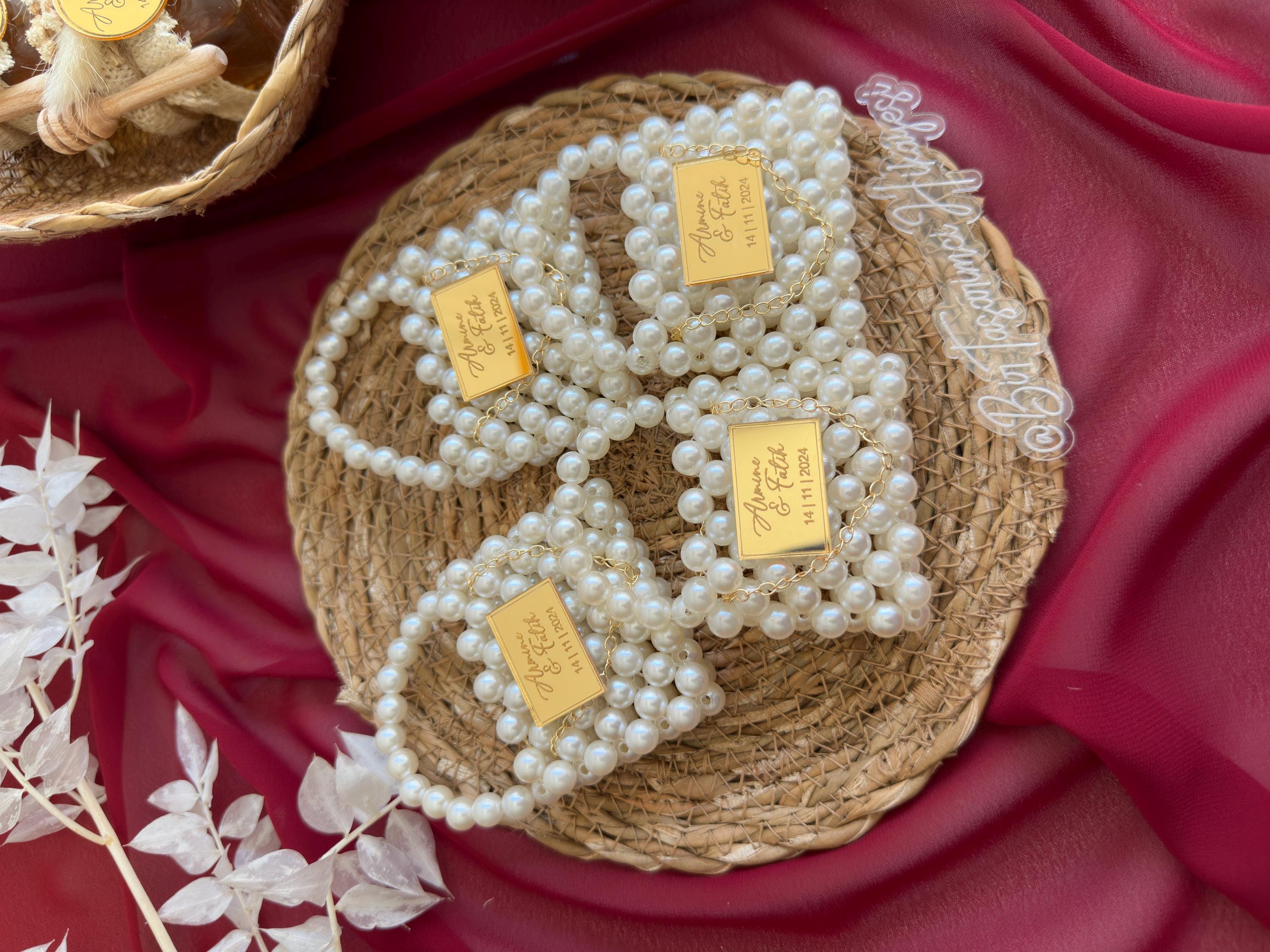 Mini Pearl Bag, Premium Wedding Gift, Personalized Community Gift, Chocolate or Henna in a Bag, Miniature Bag Keychain With Pearl Design