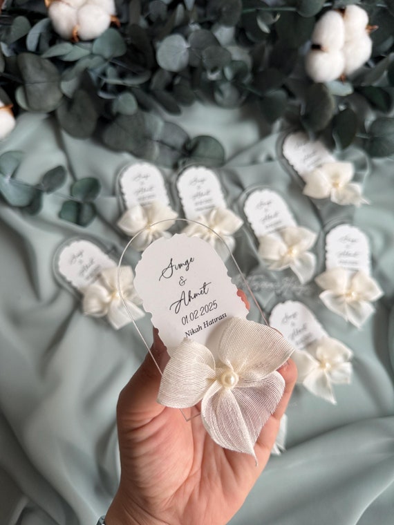 Personalized Plexiglass Wedding Magnet Favors: Floral Engagement Gifts