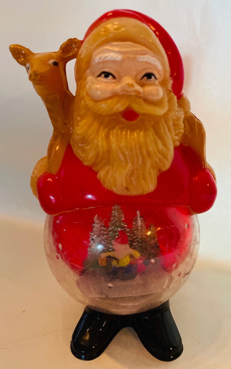 Vintage Santa Snow Globe - Classic Christmas Decoration With Festive Scene