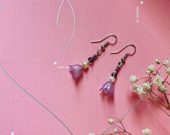 Boucles d'oreilles fleurs tulipes, boucles d'oreilles perles tulipes, boucles d'oreilles sur le thème bts