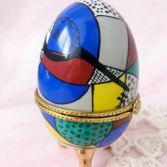 Vintage Egg Trinket Box - Footed Porcelain Music … - image 5