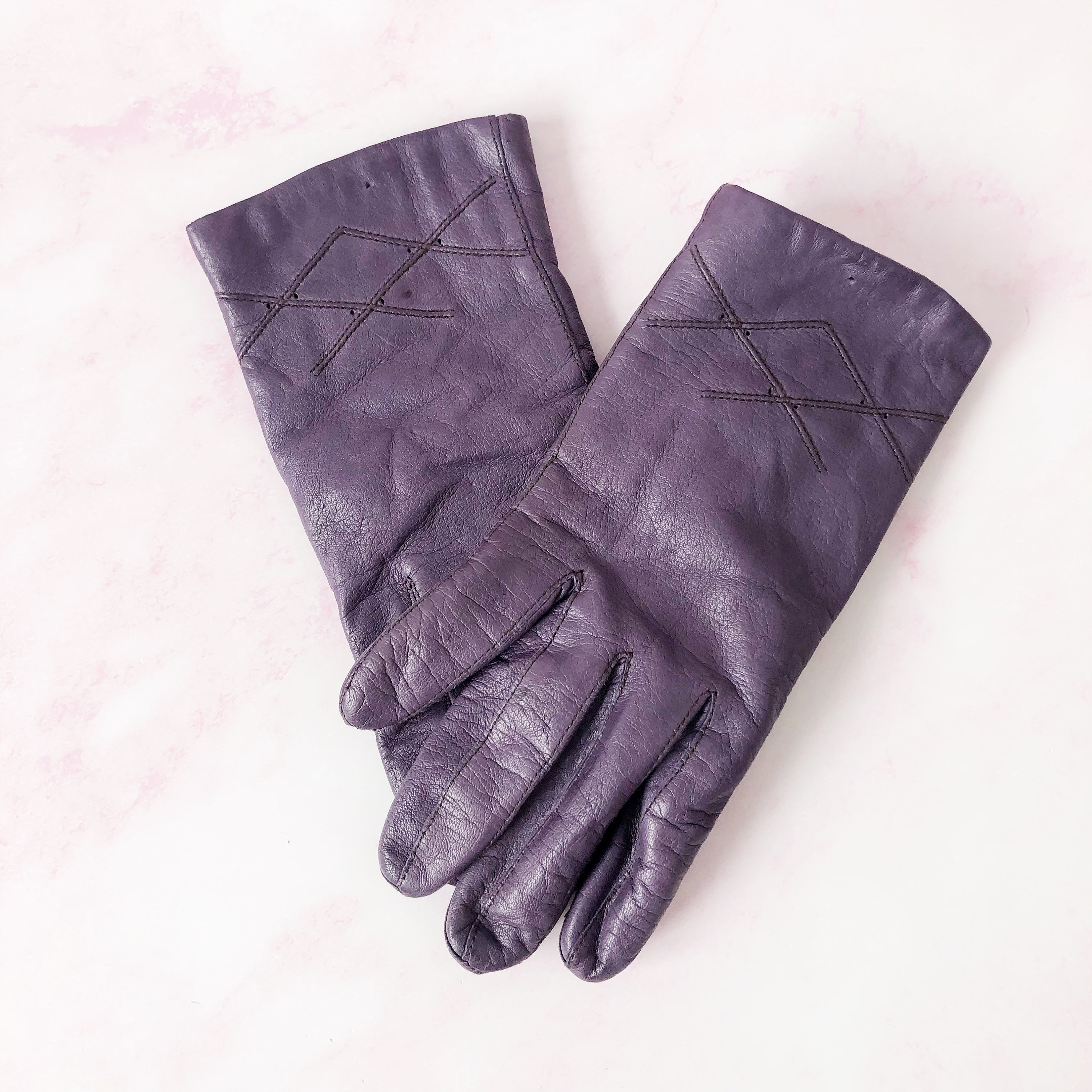 Louis Vuitton Gloves Purple Leather ref.174819 - Joli Closet