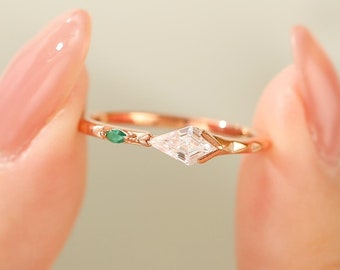 Solid Gold Classic Kite Shaped Moissanite Diamond Promise Ring for Her 10K/14K Plain Gold Engagement Ring Delicate Anniversary Rings Women