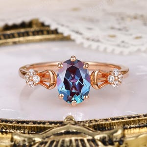 Prong Set Blue Alexandrite Wedding Bridal Ring Vintage June Birthstone Anniversary Gift Cluster Celestial Promise Ring Ladies Jewelry Gift