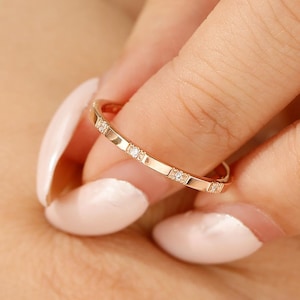Handmade Stackable Ring Gift for Her Moissanite Diamond Wedding Band 14K Solid Gold Eternity Ring for Women Minimalist Marriage Ring Band