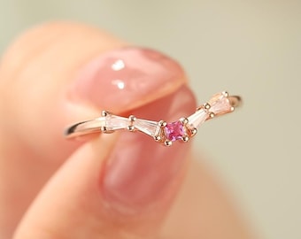 Minimalist Tiara Style Pink Ruby Wedding Band Solid Gold Women&#39;s Jewelry Princess Cut Ruby V Shaped Band Dainty Enhancer Engagement Ring