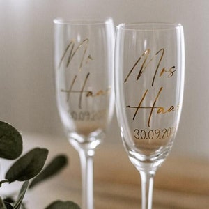 Personalisierte Sektgläser Hochzeit Mr Mrs Liebe mit Namen 2 Stück Glas Sektglas