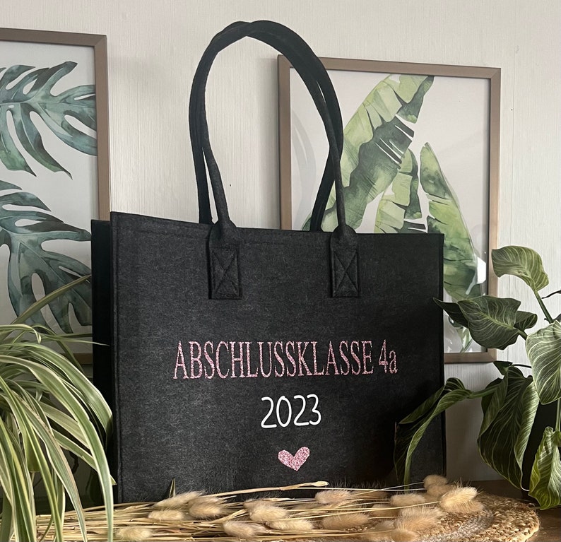 Personalisierter Shopper aus Filz Erzieherin mit Herz Lehrerin mit Herz Hebamme mit Herz Handtasche aus Filz Bild 7