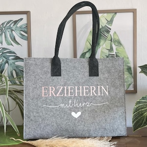 Personalisierter Shopper aus Filz Erzieherin mit Herz Lehrerin mit Herz Hebamme mit Herz Handtasche aus Filz Bild 1