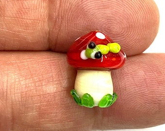 Handgeblazen paddenstoelkralen van muranoglas: lampwork DIY (13 x 15 mm)