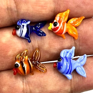 13x21mm Glass Murano Fish Pendant, Artisan Lampwork Pendant, Fish Murano Pendant, Handblown Glass, Animal Jewelry, Necklace Findings