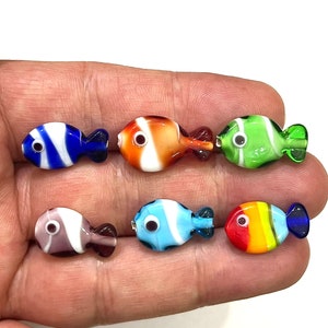 Perline di vetro di Murano a forma di pesce da 12 x 23 mm, ciondolo di pesce di Murano, perline di animali di Murano fatte a mano, accessori in vetro di Murano, ciondoli di Murano a forma di pesce