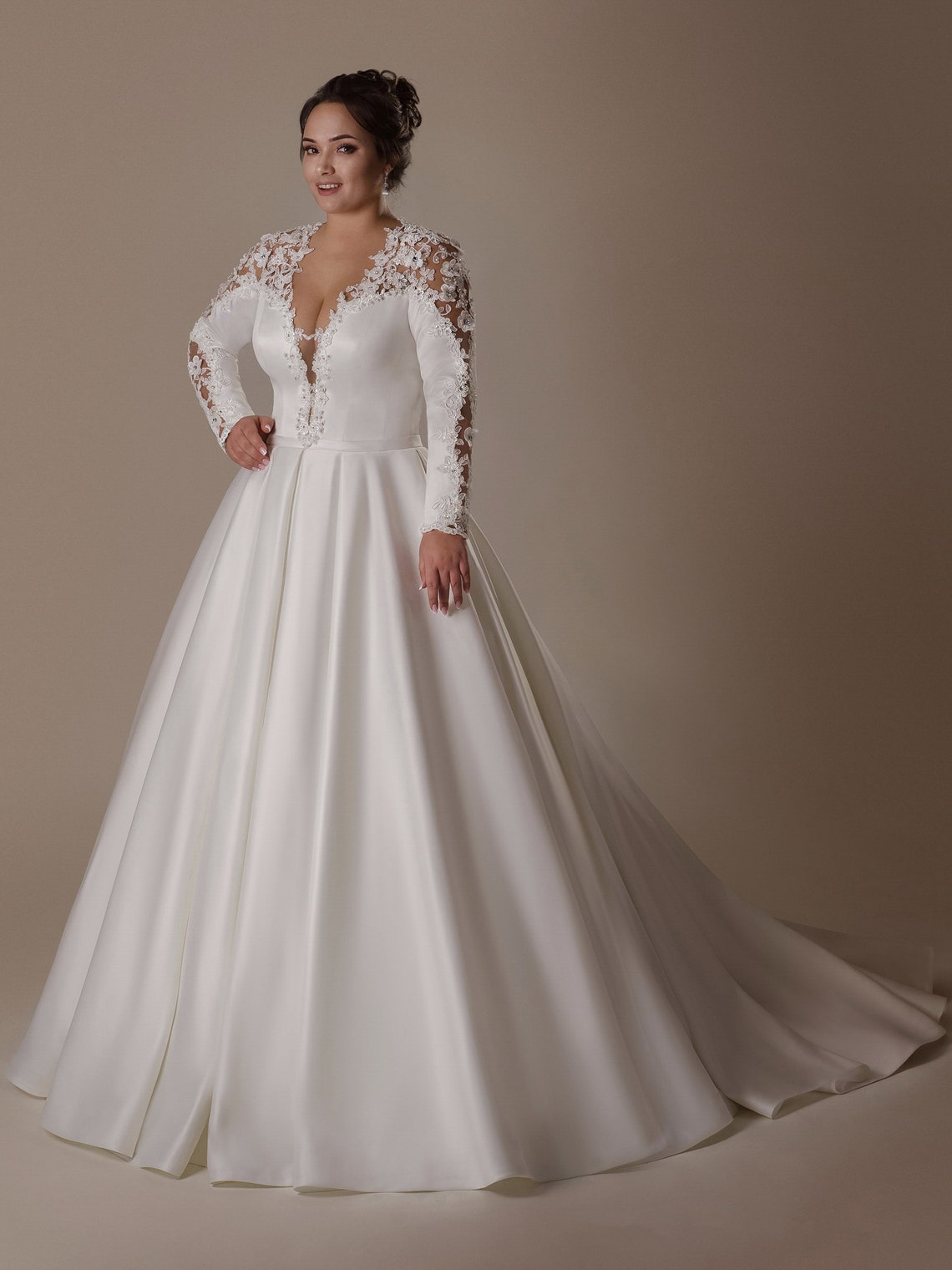 A-Line Gown Dress With Sleeves And Long Train Lace Wedding image 2