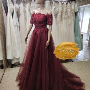 Tüll Abendkleid, langes Abendkleid, Off-the-Shouler-Abschlussballkleid, schwingendes Hochzeitskleid, maßgeschneidertes Abendkleid, rotes Abendkleid
