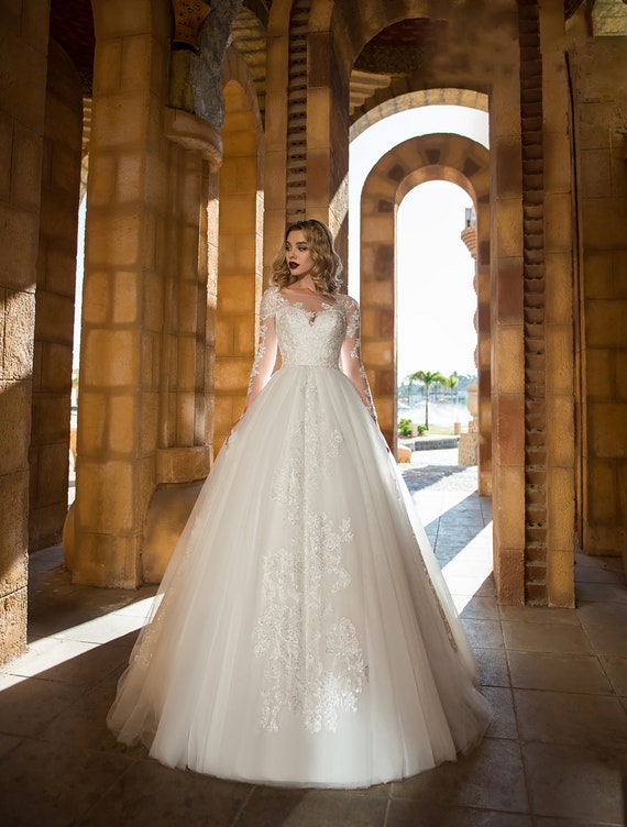 Illusion off Shoulder Sleeves close Back Bridal Gown Ball Gown