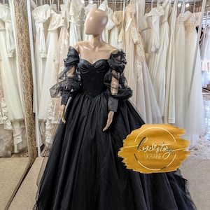 Gothic Wedding Dress Black Bride Gown Tulle Black Wedding Dress Black Long Sleeve Wedding Dress Halloween Wedding Dress Ball Gown Black Gown