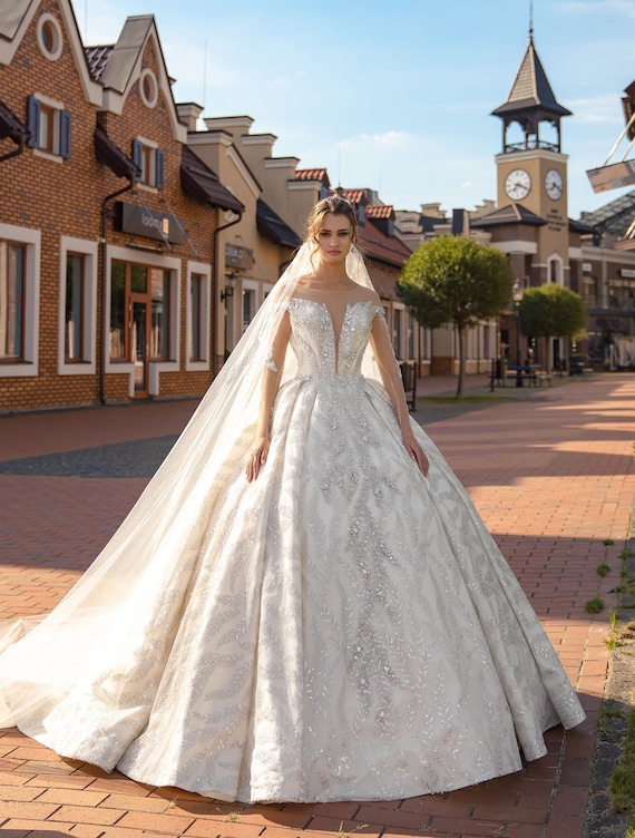 Jolie Wedding Dresses from BERTA - Dress for the Wedding | Wedding dresses  unique, Boho wedding dress, Bridal dress design