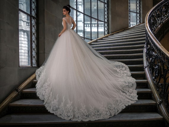 long train wedding dress