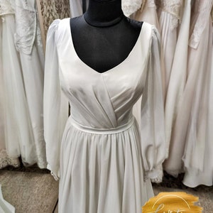 A-Linie Brautkleid mit langer Schleppe, Romantisches Brautkleid mit Langen Ärmeln, Schlichtes Rustikales Brautkleid, Chiffon Minimalistisches Brautkleid
