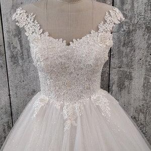 Luxury Wedding Dress With Long Train, A-line Wedding Dress With Lace ...