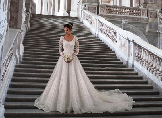Customizable 2022 Sparkly Ballgown Wedding Dress With Beaded High Neck,  Lace Applique, Long Sleeves, Tiered Chapel Train Plus Size From  Topfashion_dress, $175.79 | DHgate.Com