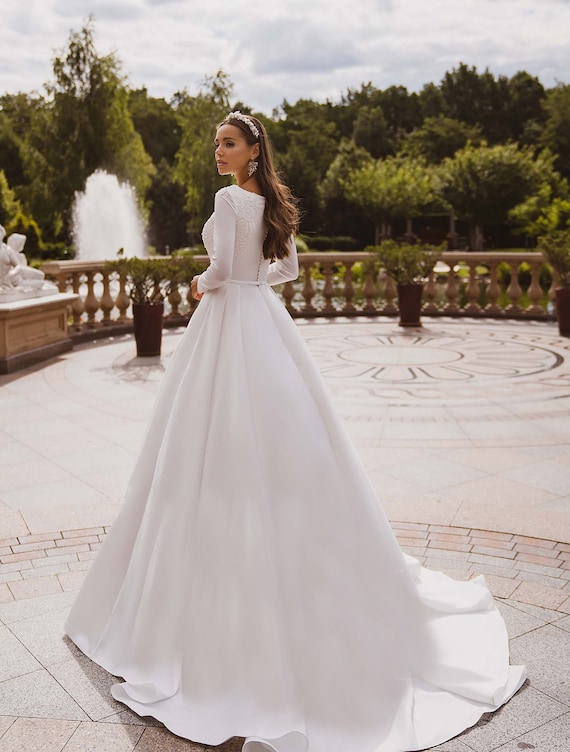 Plus Size Satin Wedding Dress With Lace Sleeves, A Line Satin Wedding  Dress, Classic Wedding Dress With Long Sleeves, ALL SIZES -  Israel