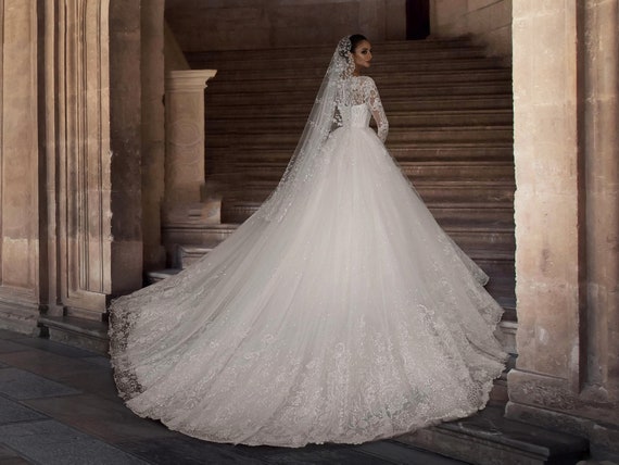 Royal Wedding Dress With Veil,ball Gown Wedding Dress,princess