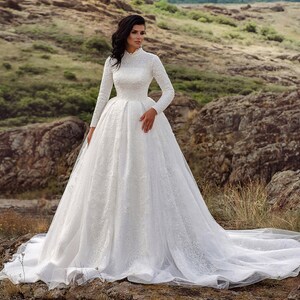 Close Back Wedding Dress, Ball Gown Wedding Dress,Elegant Muslim Wedding Dress,Royal Wedding Dress, Cathedral Wedding Dress,Lace Bridal Gown