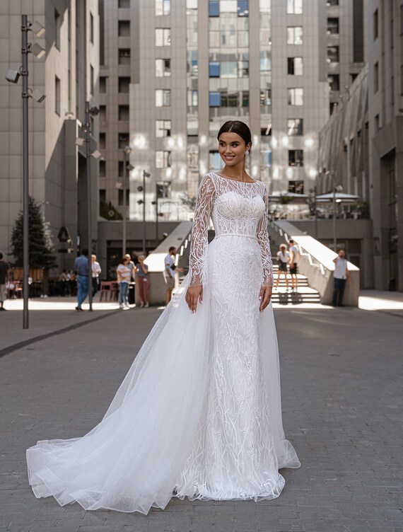Closed Back Bridal Gown Long Sleeves 