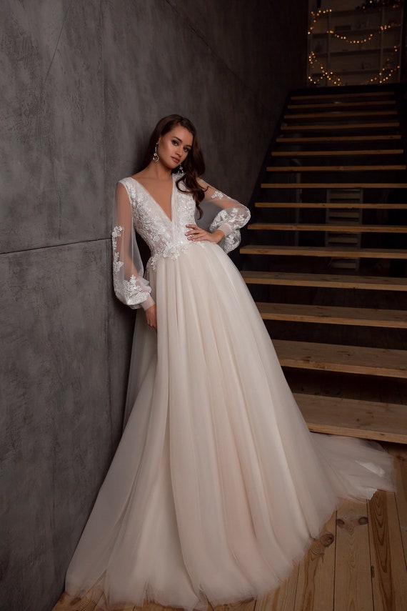 Enchanting A-Line Wedding Dress with Sweetheart Neckline and Detachable  Sleeves - 1540 | Wedding dresses whimsical, Detachable sleeves wedding dress,  Detachable wedding dress