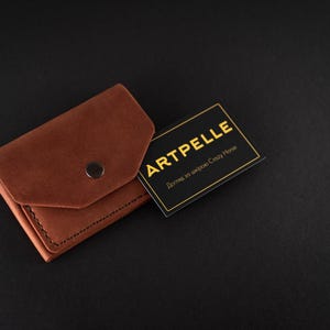 Brauner Lederkartenhalter, Lederkartenhalter, minimalistisches Portemonnaie, kompakter Kartenhalter, Druckknopfportemonnaie, rustikales Lederportemonnaie, Geschenk für ihn