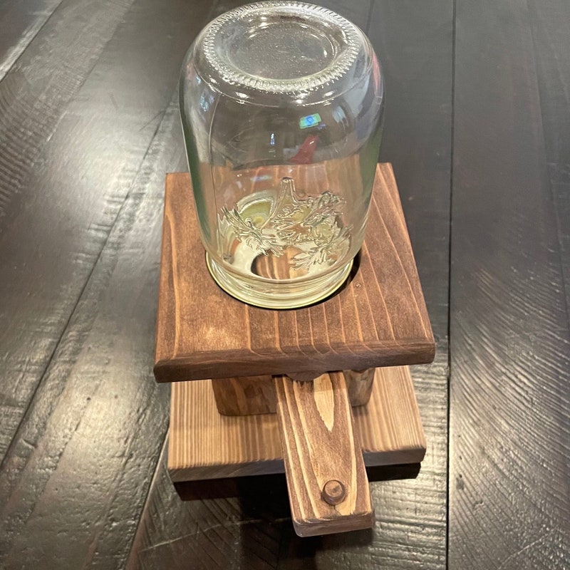 Gumball Machine with Stand Basics