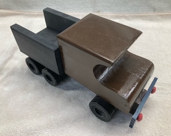 Old Fashion Farm Truck
