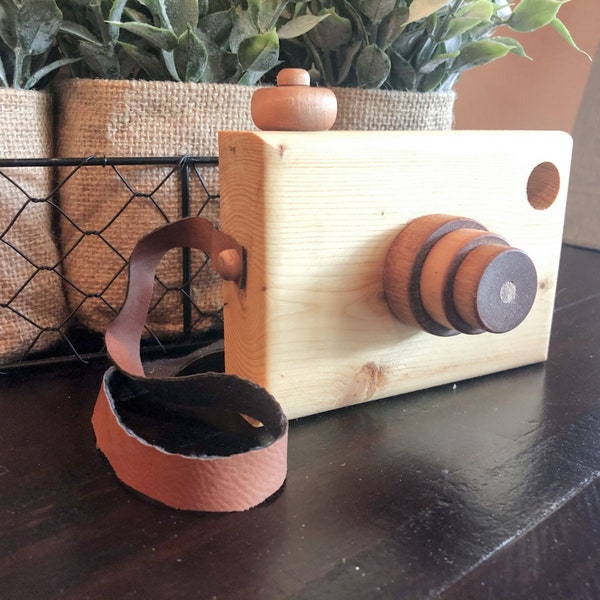 Wood Camera Toy, Wooden Toy Camera, Toddler Camera Toy, Kids Toy Camera, Imaginative Play, Gender Neutral Gift for Toddler, Baby Shower Gift