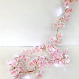 Ghirlanda di luci di ciliegio rosa e bianco, ghirlanda di fiori, ghirlanda di fiori boho, decorazione per la stanza uni