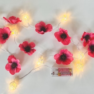 Lichterkette mit rotem Mohn und Rattanschirmen, Wohnzimmerdekoration, Erinnerungsblumen, Mohnblumengirlande