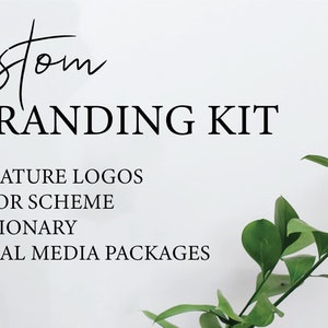 Pacchetto di kit di branding personalizzato con loghi firmati, combinazione di colori, pacchetti fissi e social media (icone, punti salienti, marchio di marca)