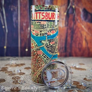 Vaso delgado de 20 oz con mapa medieval de Pittsburgh