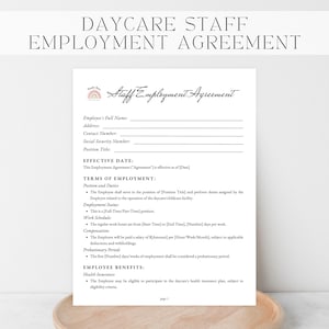 Puede incluir: Un formulario de acuerdo de empleo para el personal de guardería imprimible con un gráfico de arcoíris. El formulario incluye secciones para la información del empleado, la fecha de entrada en vigor, los términos de empleo y los beneficios para los empleados.