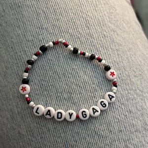 braccialetto di perline fatto a mano ispirato a lady gaga