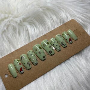 Green Christmas Press On Nails