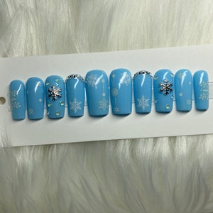 Snowflake Press On Nails