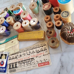 Mixed Lot of 50 Vintage Wooden Sewing Thread Spools (Empty) Sewing Crafts  Hobby - Tony's Restaurant in Alton, IL