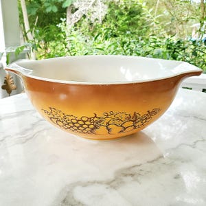 2 1/2 Qt. Pyrex "Old Orchard" Princess Medium Rührschüssel."