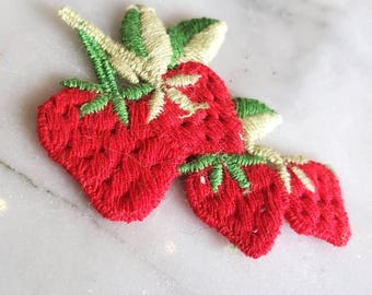 ヴィンテージコットンストロベリーアップリケ、ミッドセンチュリー刺繍ストロベリー、ミックスメディアテクスチャーファブリック装飾